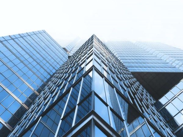 智能化控製，數字化手段，建築安全，舒適性，能效性